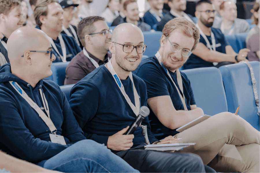 Der Raidboxes Partner Day 2023 Partner Day 2023 Microfono Partner 2